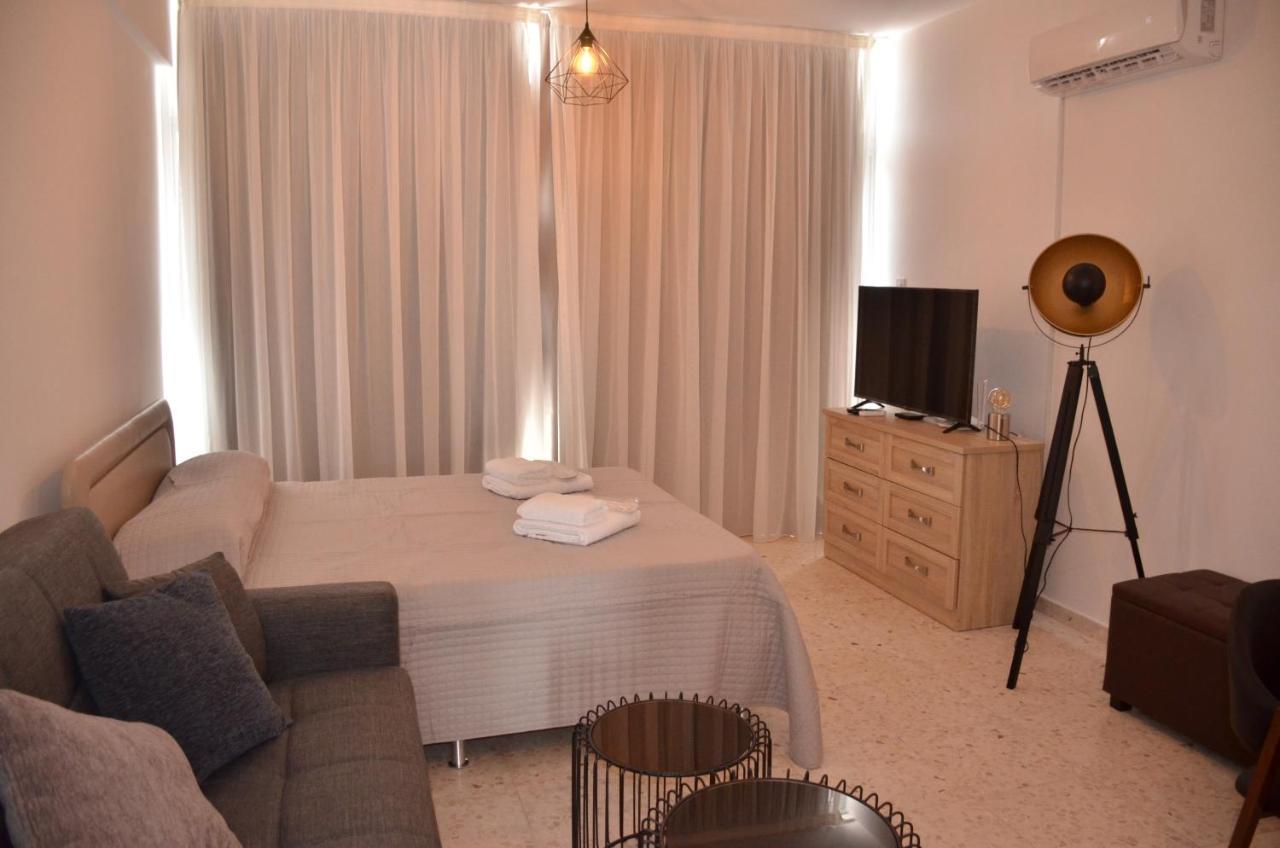 Almyria Apartments - By Imh Travel & Tours Pafos Dış mekan fotoğraf